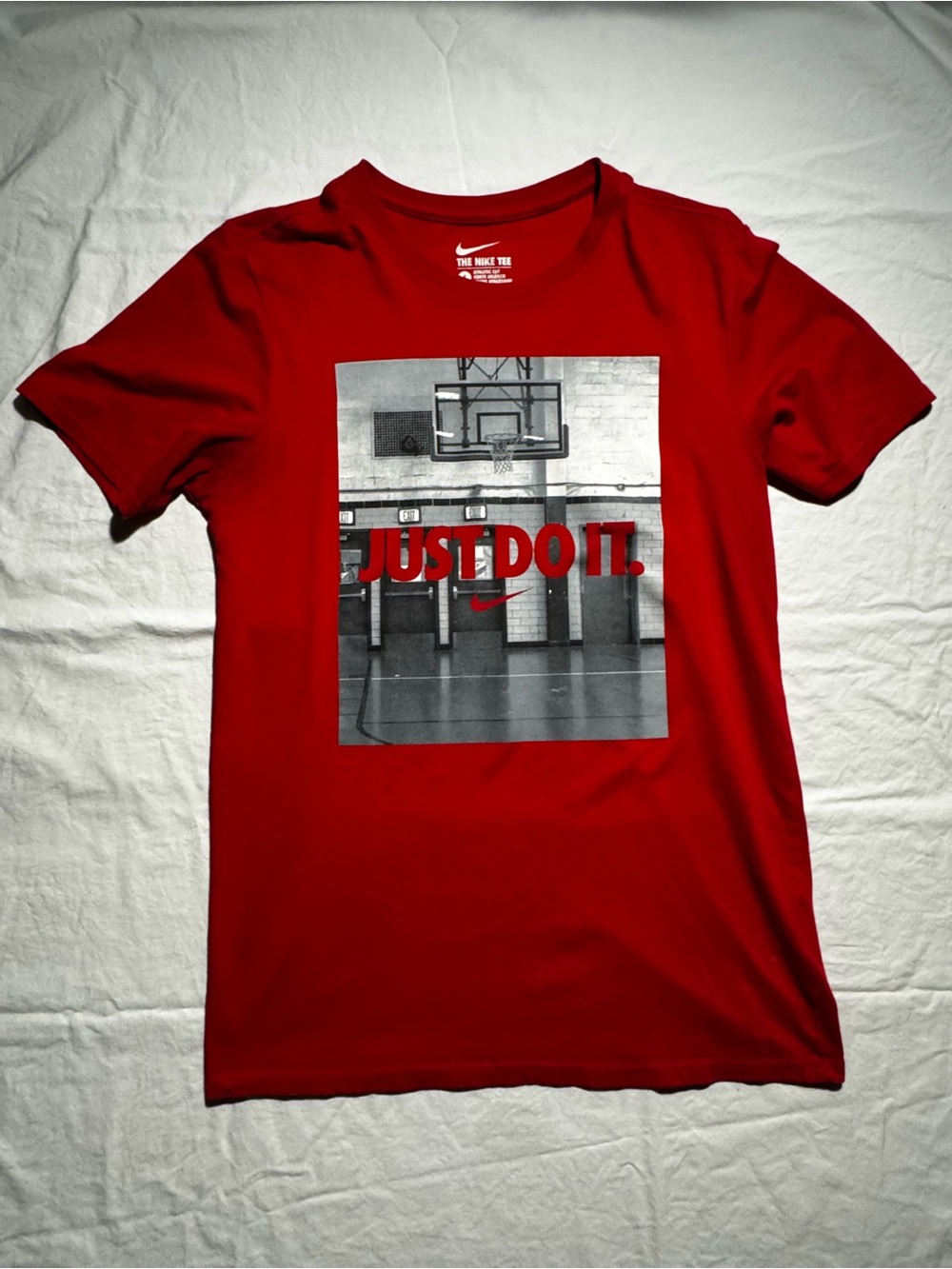 NIKE Red Dri-FIT “Just Do It” Photoreal Basketball Graphic Crew T-Shirt Size S